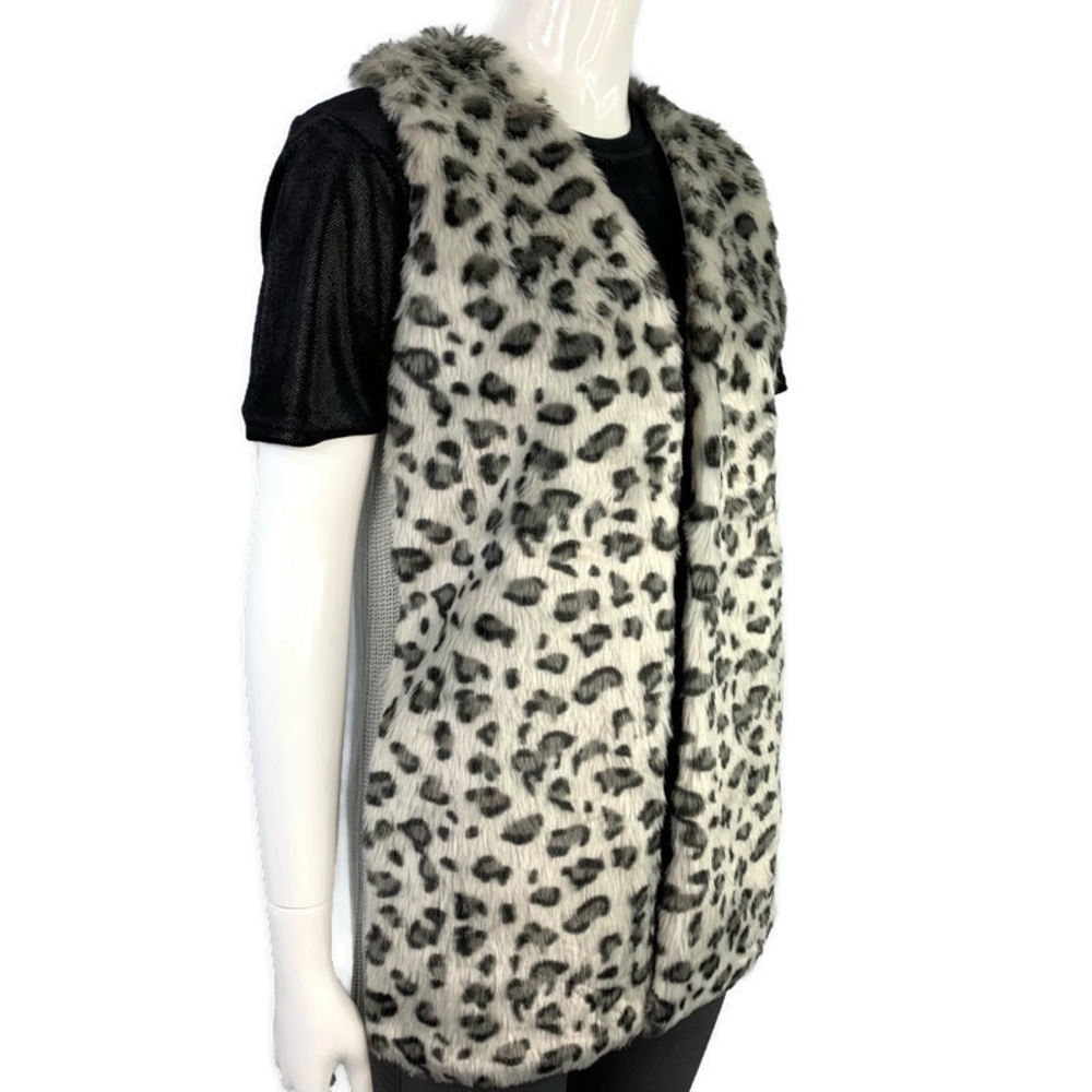 Liz Claiborne Women’s Sweater Vest